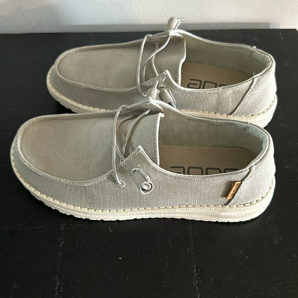 NWOT Hey Dude Wendy Chambray light gray shoes